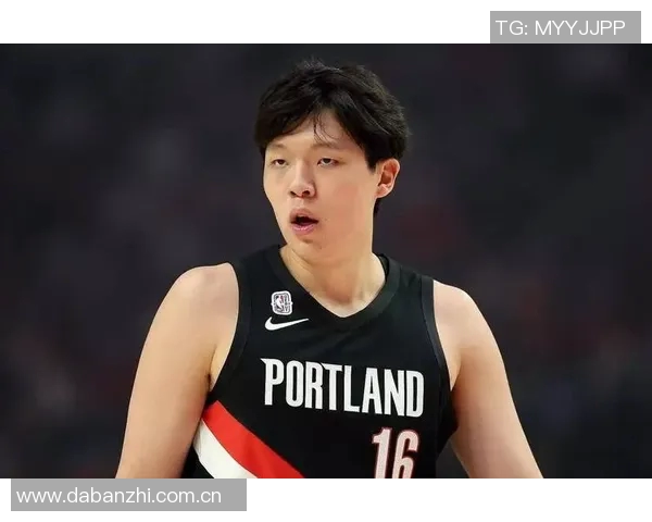 杨瀚森选择防守策略未上抢库里致其射术大放异彩